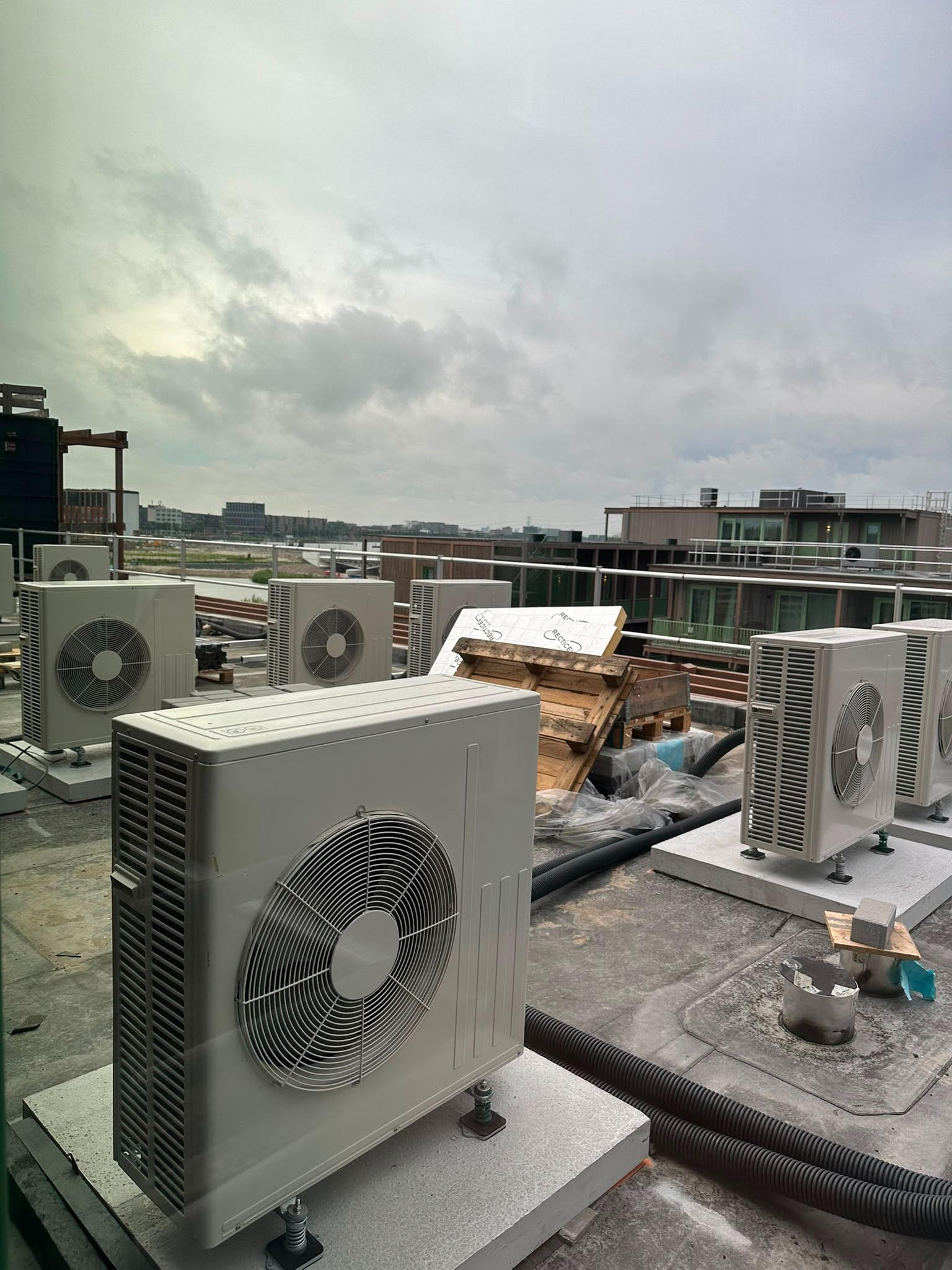 Complete heat pump installation for a family home - professional selection, installation and commissioning