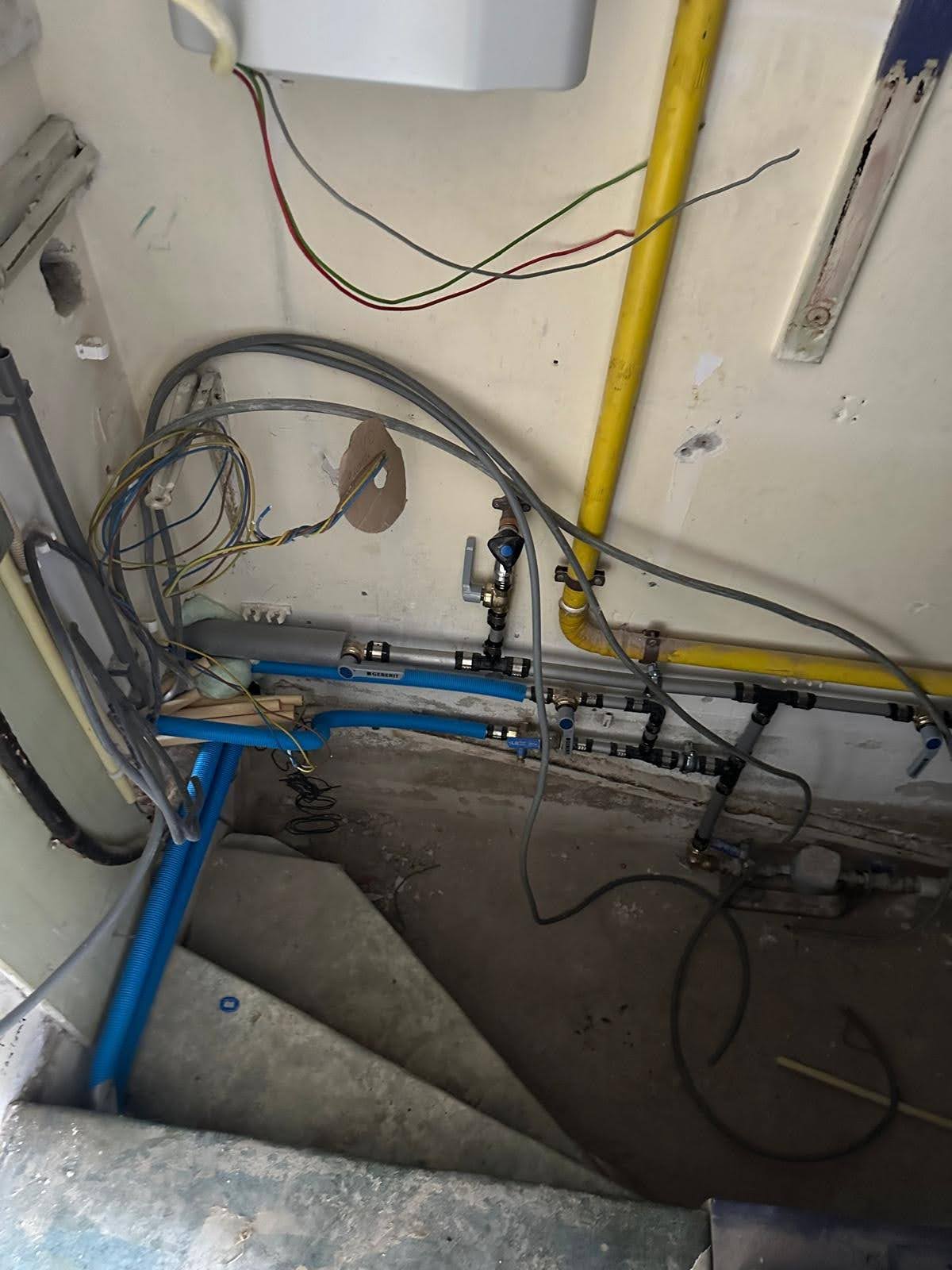 Complete water and drainage renovation - residential building
